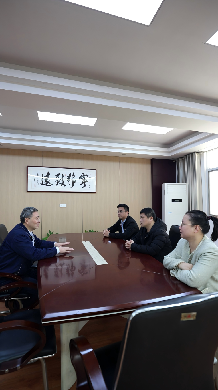 Jiangxi Hongdu Preciosion Machinery ยินดีต้อนรับผู้นำรัฐบาลเมืองมาเยี่ยมชมและสำรวจ และร่วมกันสำรวจบทใหม่ของการพัฒนาที่มีคุณภาพสูง